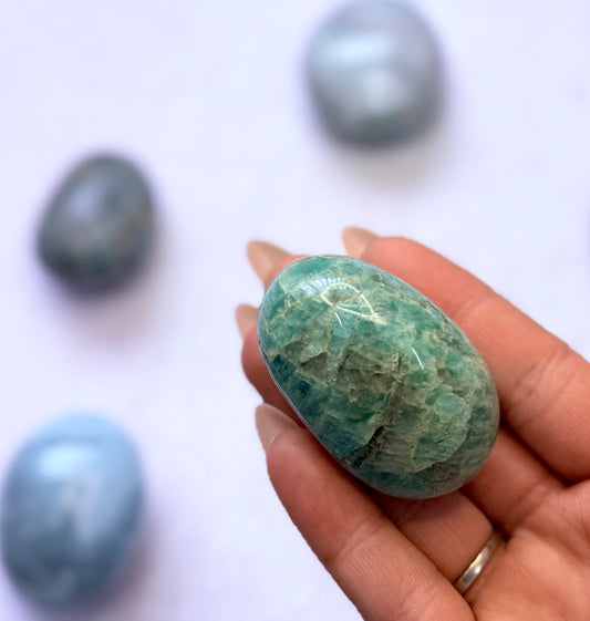 Amazonite Palm Stone #10 70g