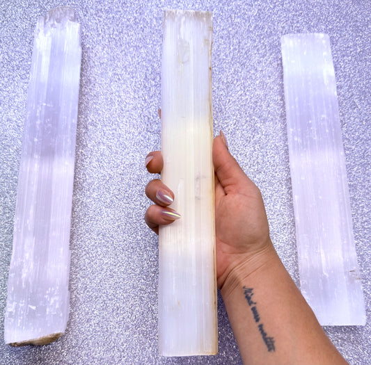 Selenite Raw Charging Log Extra Large - 0.394kg
