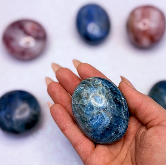 Blue Apatite Palm Stone 126g #3