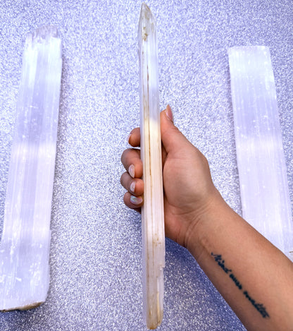 Selenite Raw Charging Log Extra Large 0.394kg