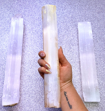 Selenite Raw Charging Log Extra Large 0.394kg
