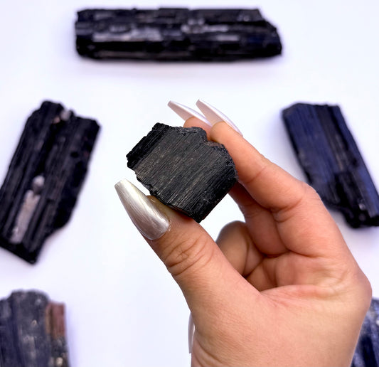 Black Tourmaline Raw 68g #16